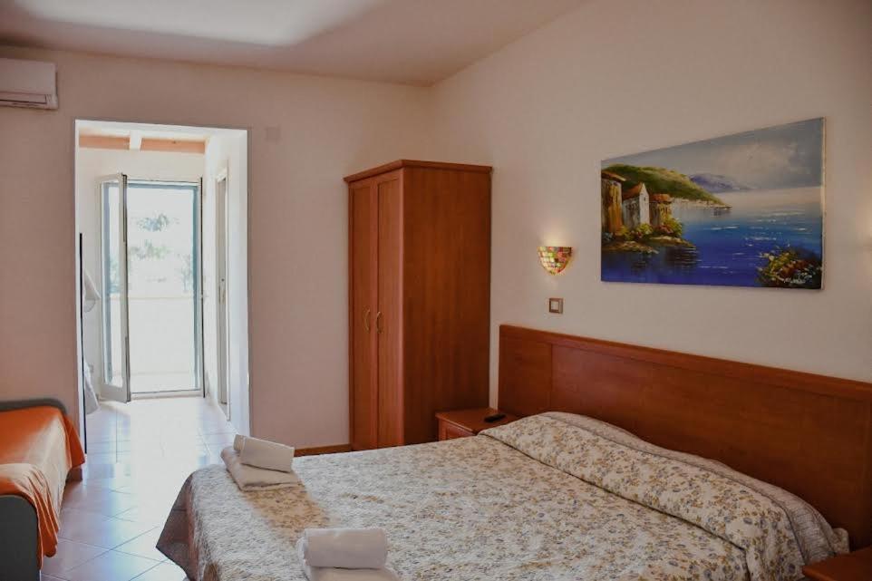 Vela Club Hotel & Appartamenti Rodi Garganico Buitenkant foto