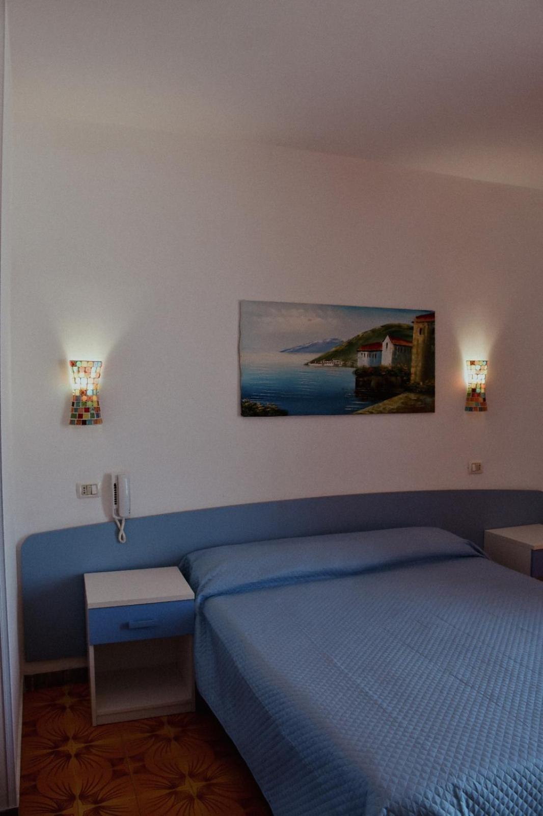 Vela Club Hotel & Appartamenti Rodi Garganico Buitenkant foto